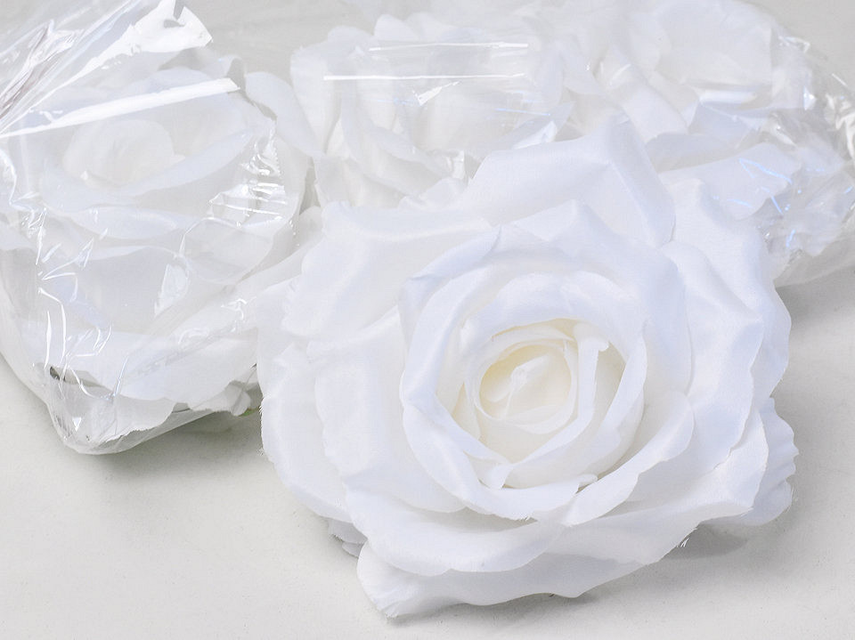 Rose Satin Blanche D11cm 