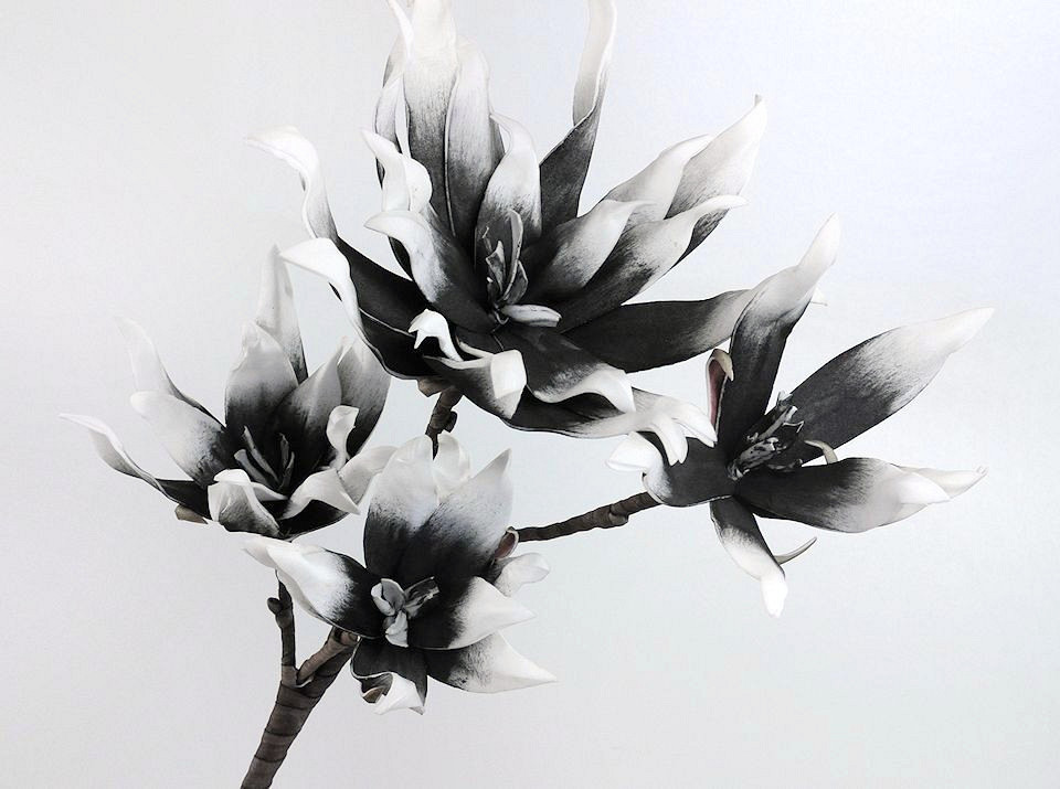 Foam Flower Spray White/Charcoal 85cm