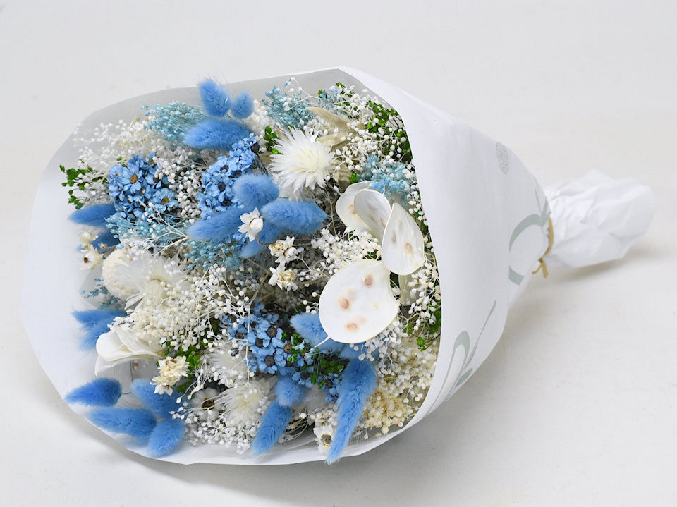 Dried Flower Bouquet Light Blue 