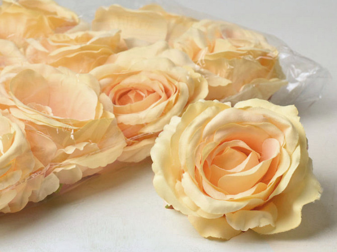 Artificial Rose Pastel Yellow D10cm 