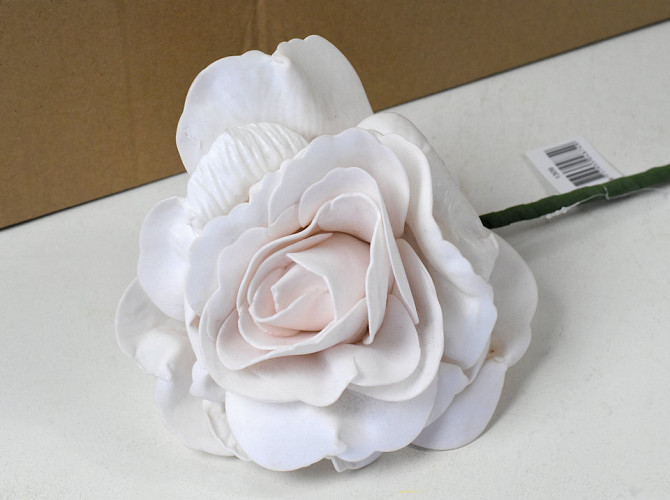 Foam Rose XL light Pink, D 13cm